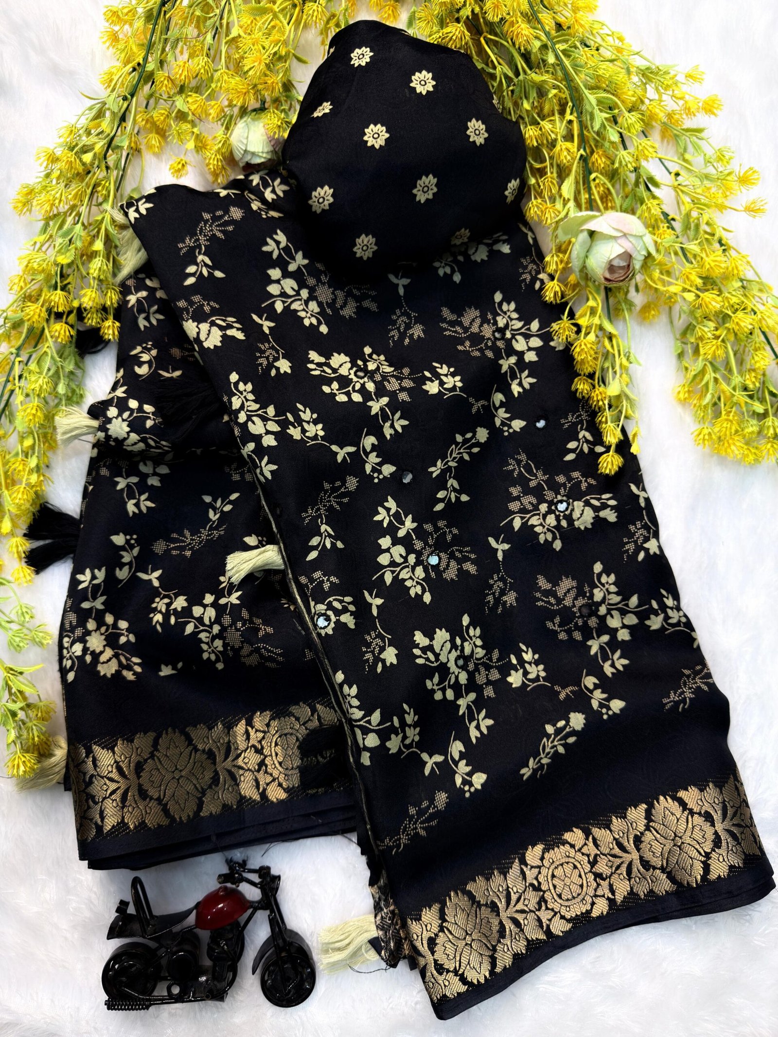 Premium Crepe Saree